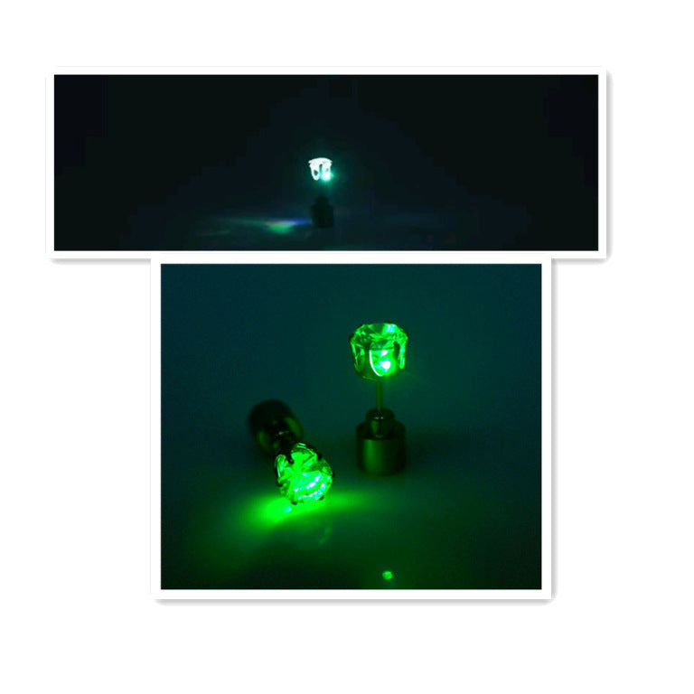 The factory sells Korean version of Haoshi Earrings directly from stock, bar, night club party, tide person led earrings, shining Earrings