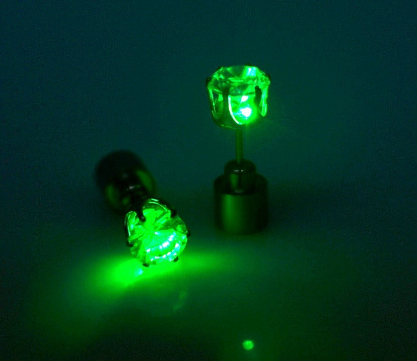 The factory sells Korean version of Haoshi Earrings directly from stock, bar, night club party, tide person led earrings, shining Earrings