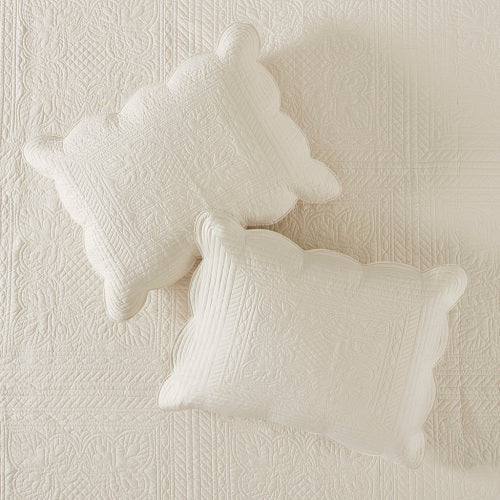3 Piece Reversible Scalloped Edge Quilt Set Cream King Cal King