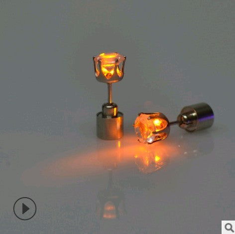The factory sells Korean version of Haoshi Earrings directly from stock, bar, night club party, tide person led earrings, shining Earrings